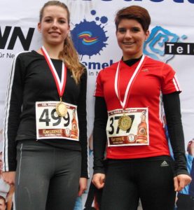 2012 Oberfränkische-Berglaufmeisterinnen 2012 Luisa Tischendorf und Paula Benker (1)